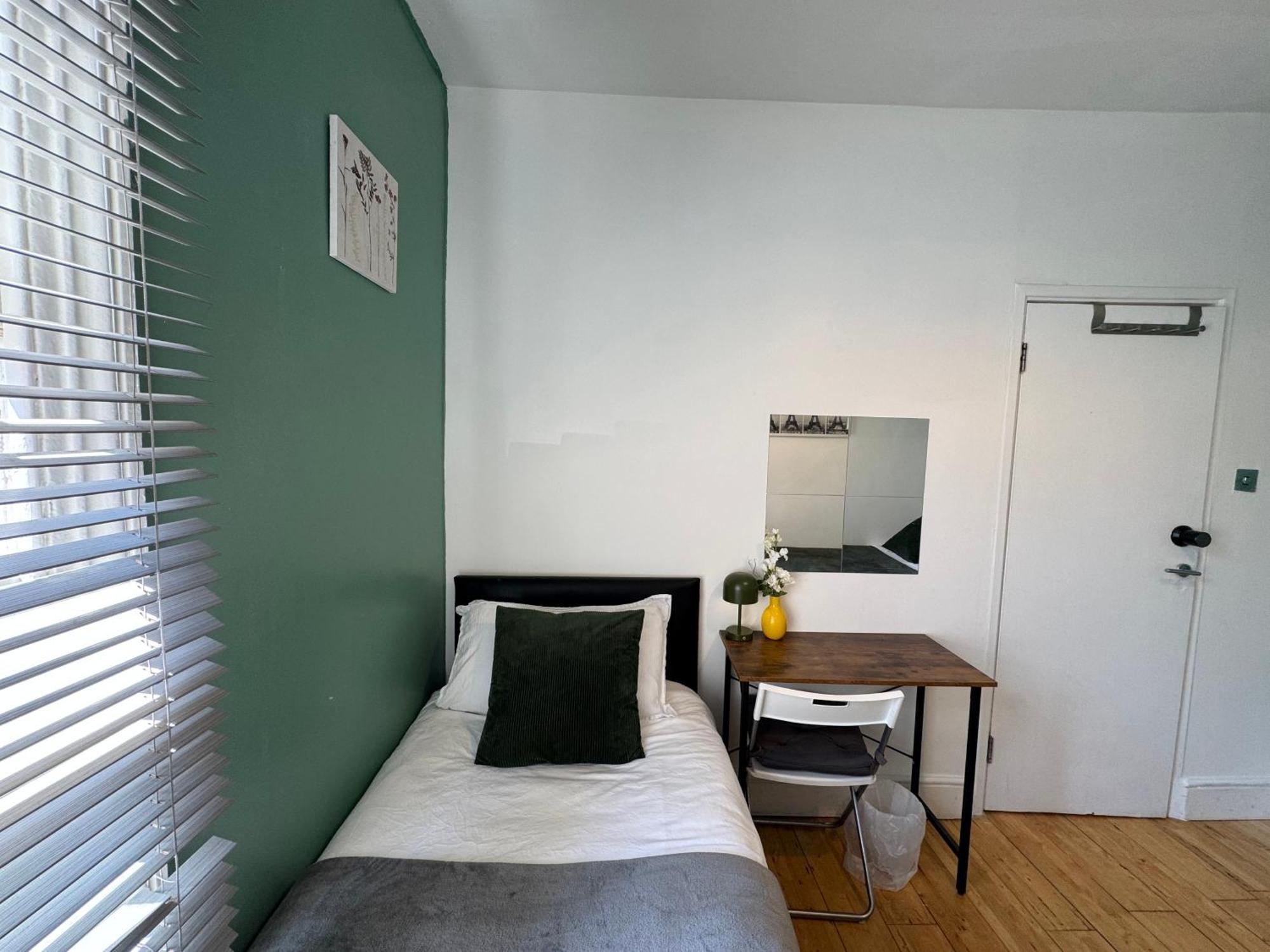 Holborn Entire Flat In Apartamento Londres