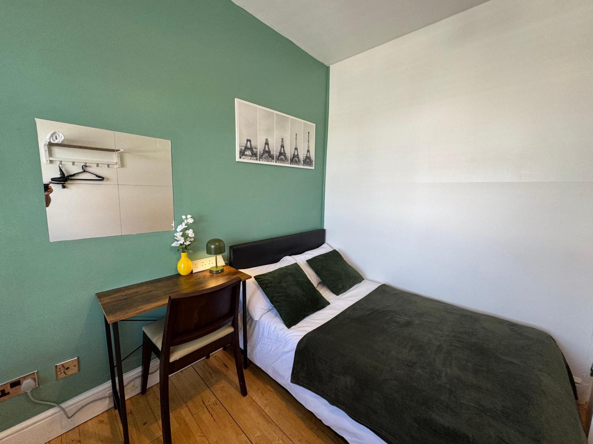 Holborn Entire Flat In Apartamento Londres